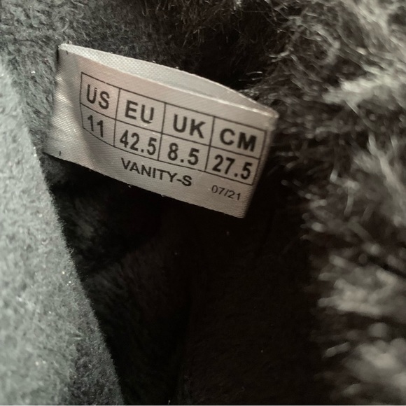 Cougar Black Winter Boots with Fur Trim - Picture 9 of 10